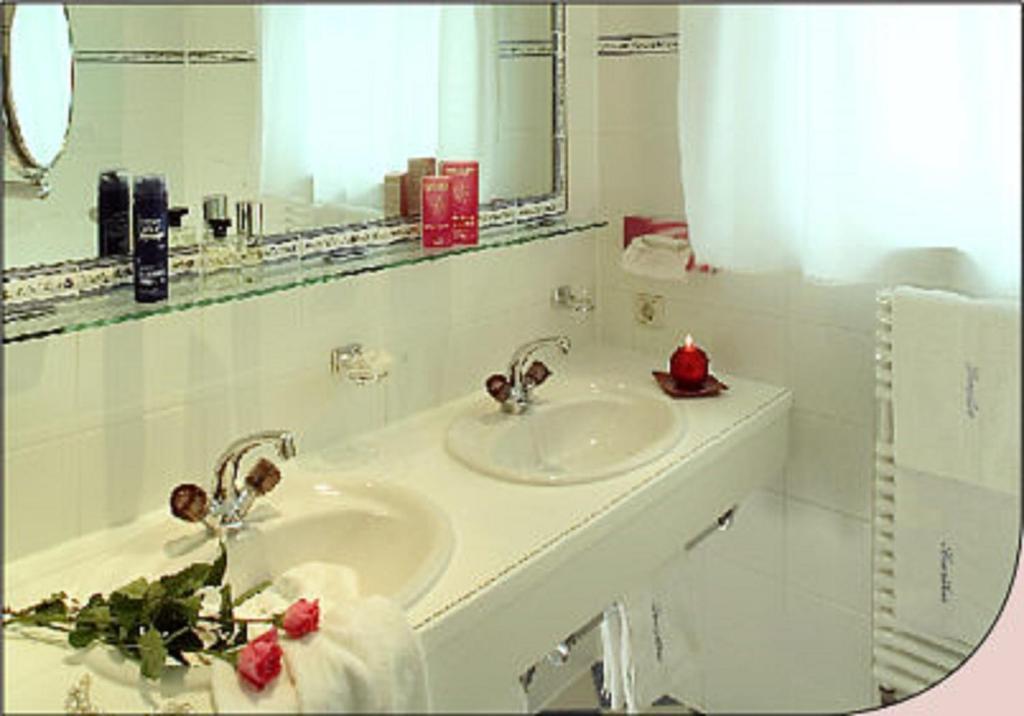 Hotel Garni Sursilva Lech am Arlberg Room photo